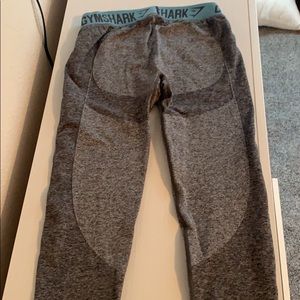 GYMSHARK LEGGINGS - Medium